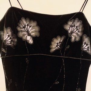 Black Velvet Beaded Flower Evening Gown size 8P